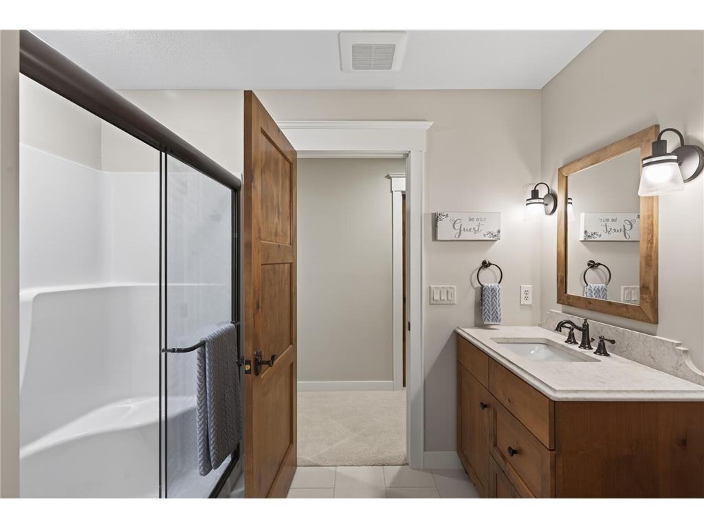 94 Neptune Street Mahtomedi MN 55115 - White Bear 7083997 image45