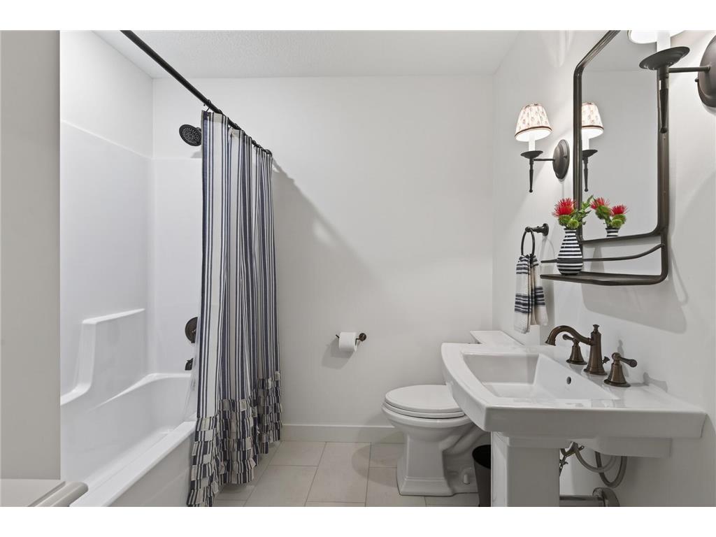 94 Neptune Street Mahtomedi MN 55115 - White Bear 7083997 image47
