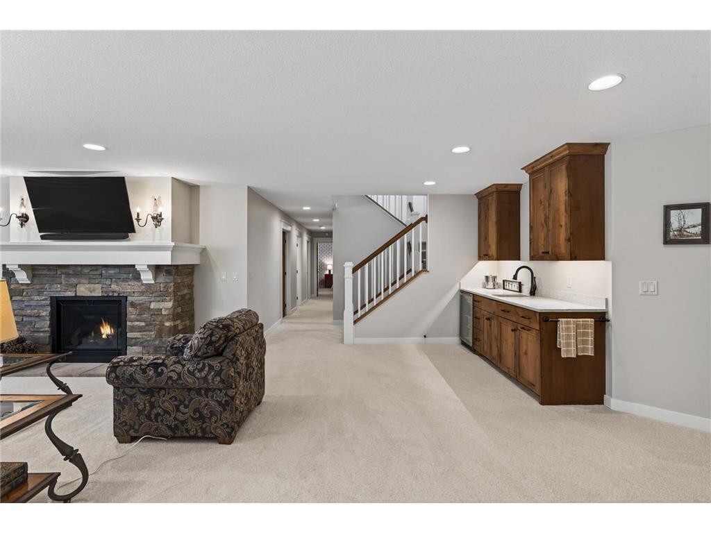 94 Neptune Street Mahtomedi MN 55115 - White Bear 7083997 image51