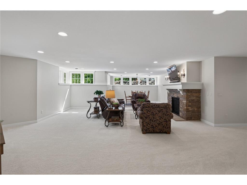 94 Neptune Street Mahtomedi MN 55115 - White Bear 7083997 image53