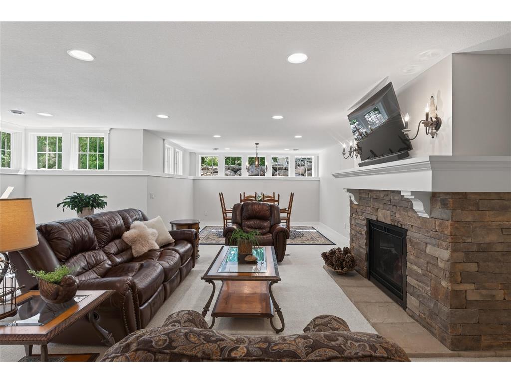 94 Neptune Street Mahtomedi MN 55115 - White Bear 7083997 image54