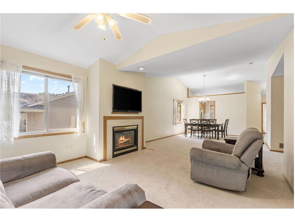 940 105th Avenue NW Coon Rapids MN 55433 6729519 image1