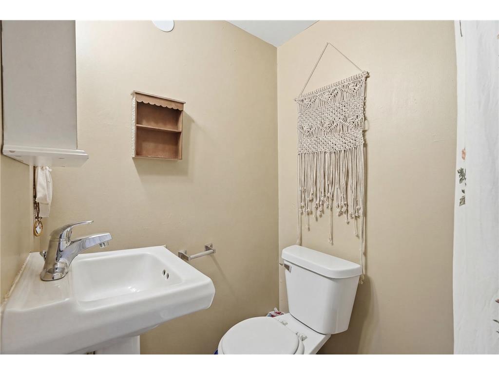 940 3rd Street E Saint Paul MN 55106 7018248 image26
