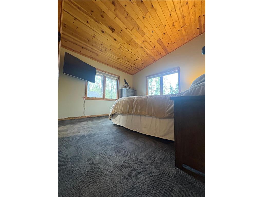 940 Maple Crest Drive NW Hackensack MN 56452 - Woman 7077210 image11