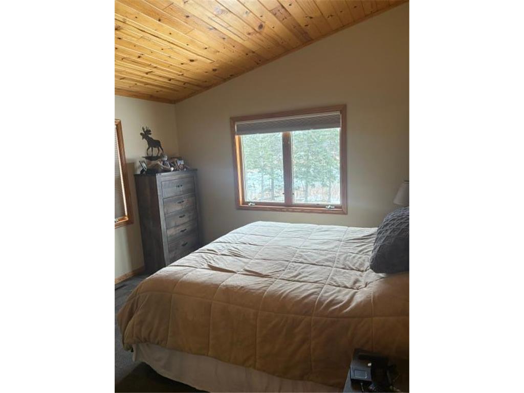 940 Maple Crest Drive NW Hackensack MN 56452 - Woman 7077210 image13