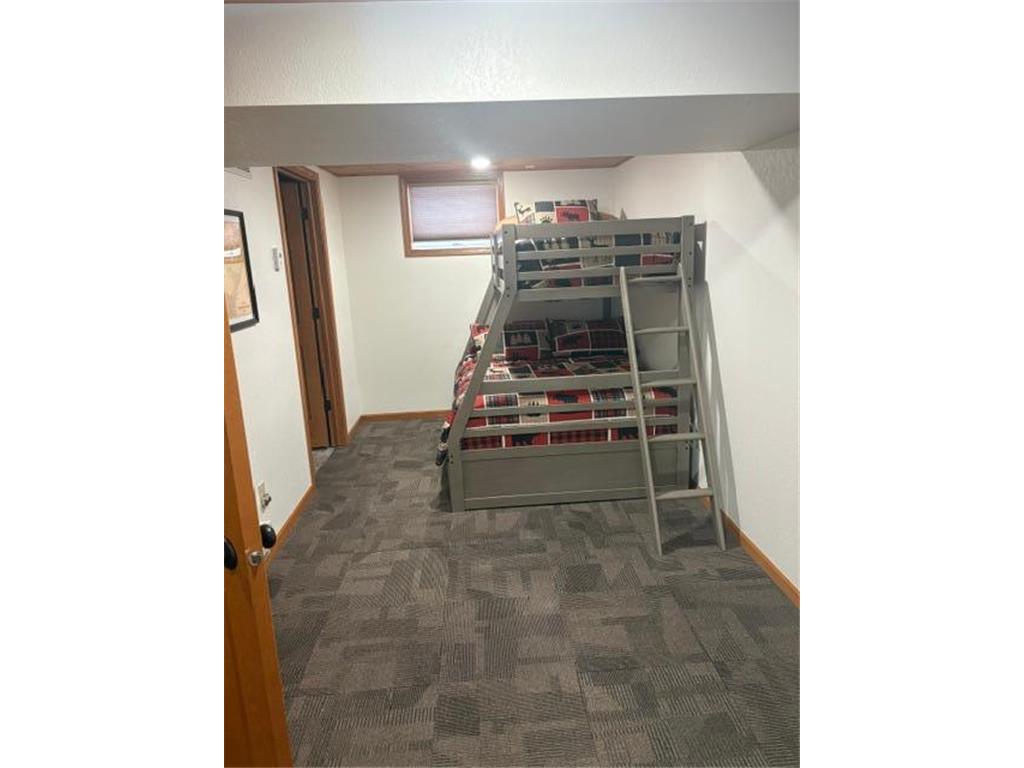 940 Maple Crest Drive NW Hackensack MN 56452 - Woman 7077210 image16