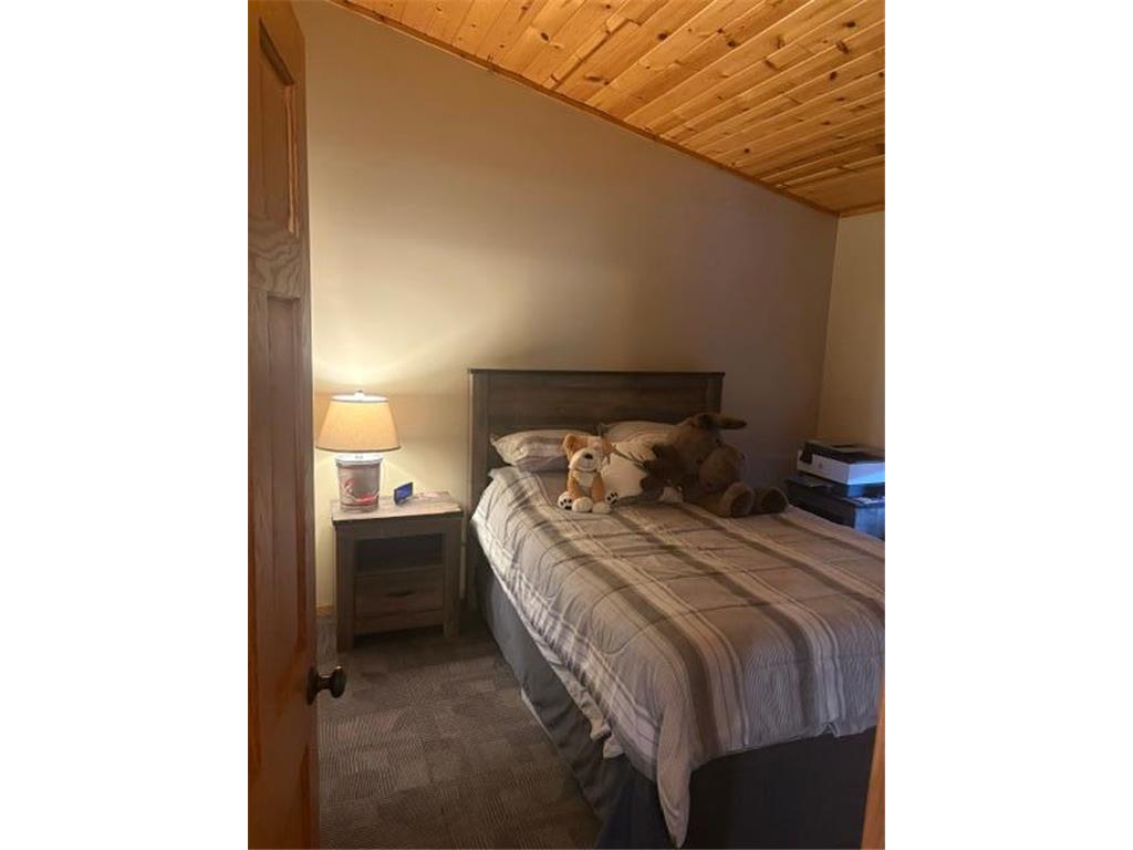 940 Maple Crest Drive NW Hackensack MN 56452 - Woman 7077210 image17