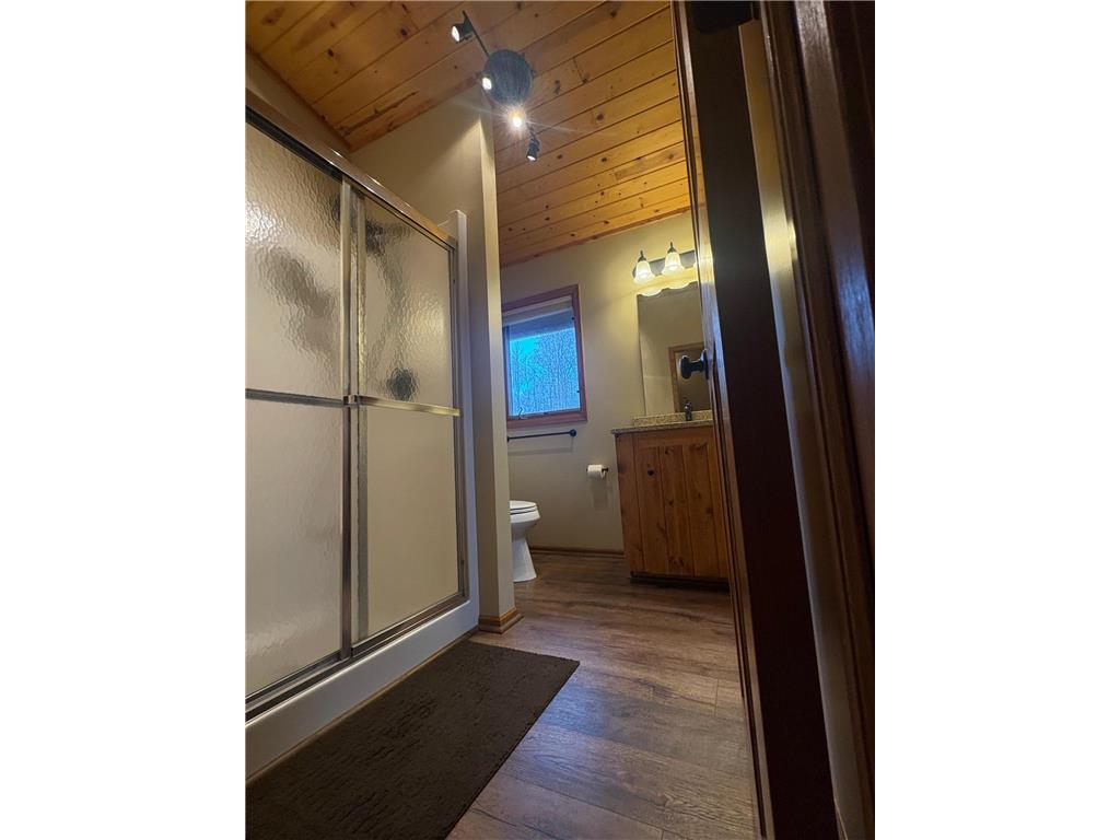 940 Maple Crest Drive NW Hackensack MN 56452 - Woman 7077210 image18