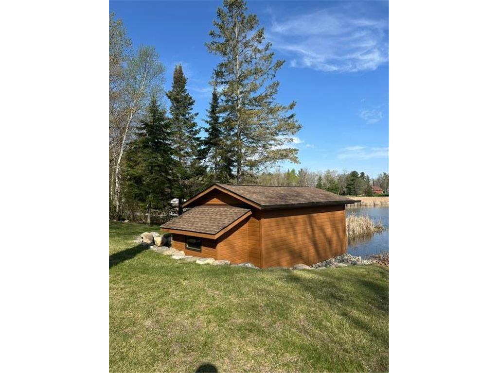 940 Maple Crest Drive NW Hackensack MN 56452 - Woman 7077210 image2