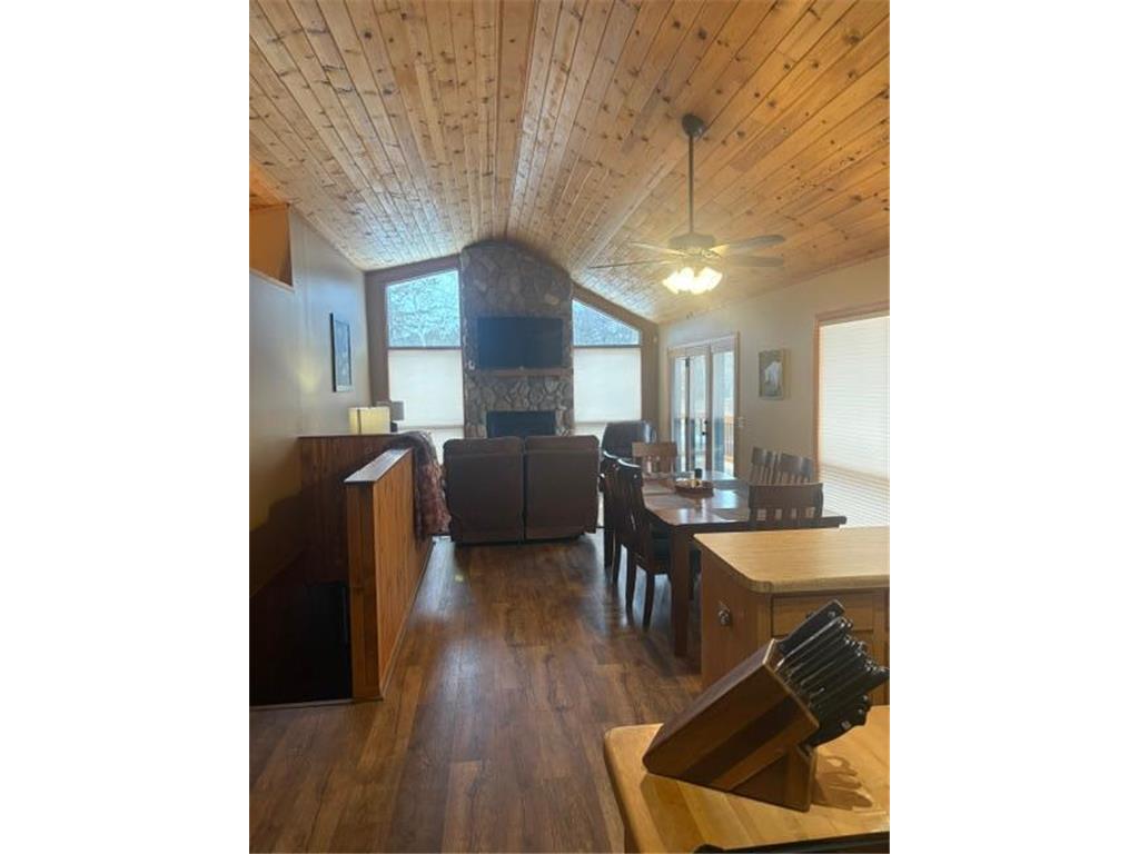 940 Maple Crest Drive NW Hackensack MN 56452 - Woman 7077210 image3