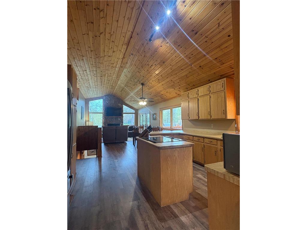940 Maple Crest Drive NW Hackensack MN 56452 - Woman 7077210 image5