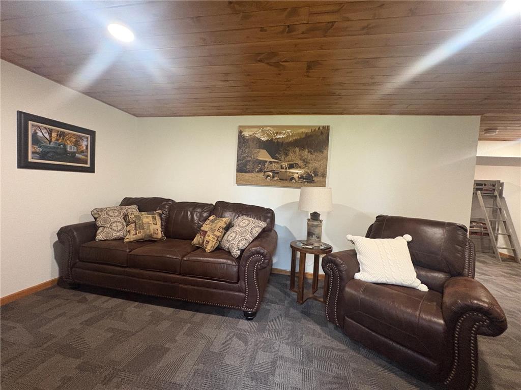 940 Maple Crest Drive NW Hackensack MN 56452 - Woman 7077210 image7
