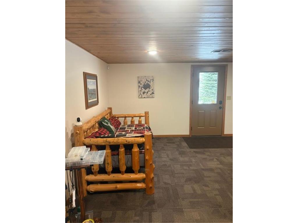 940 Maple Crest Drive NW Hackensack MN 56452 - Woman 7077210 image9