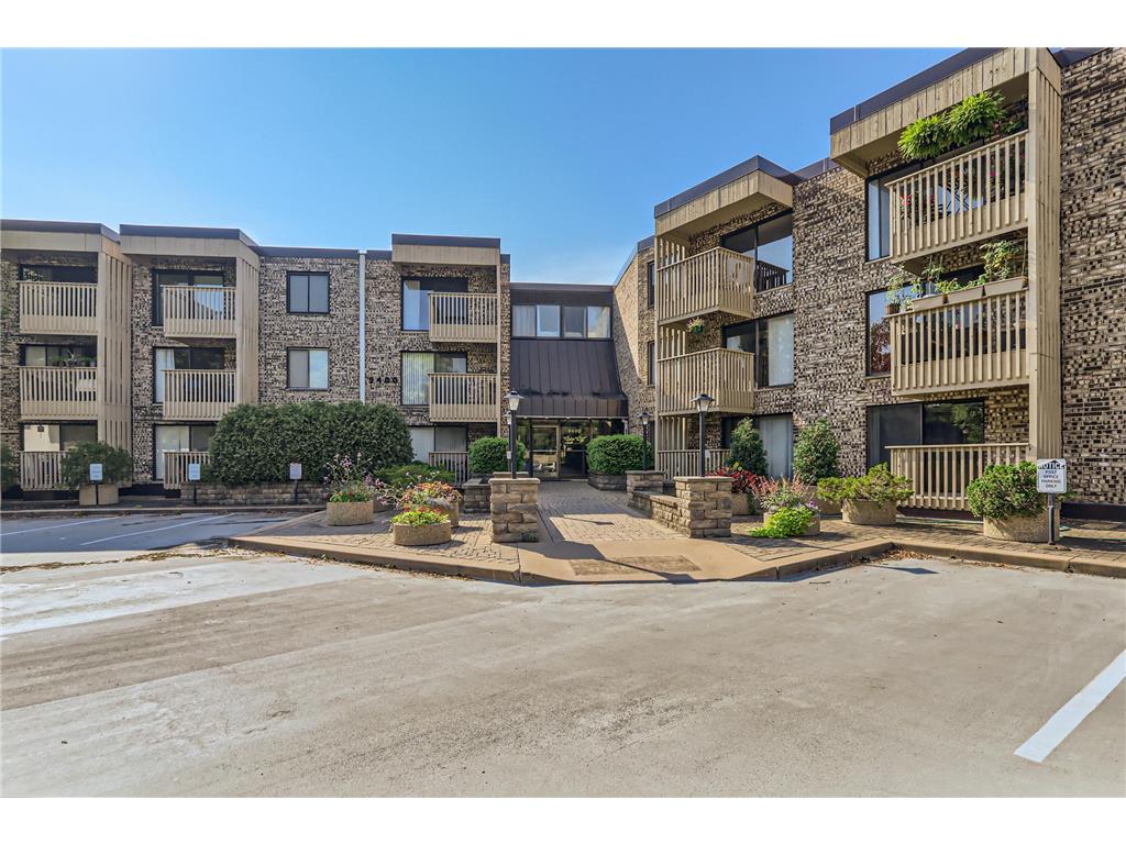 9400 Old Cedar Avenue S #222 Bloomington MN 55425 6586454 image1