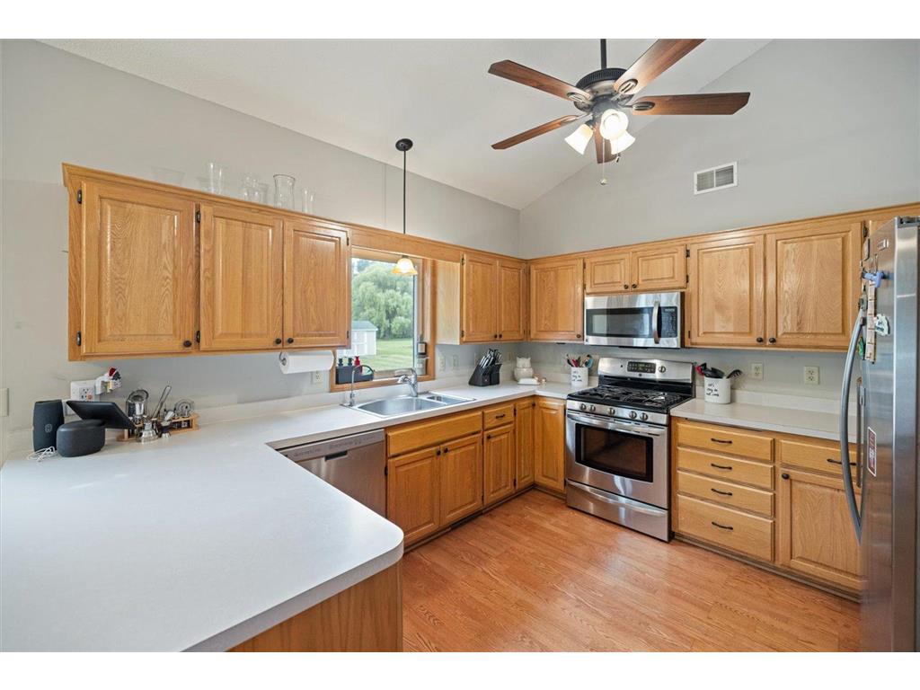9408 Jennifer Court Chisago City MN 55013 - Green 7086201 image11