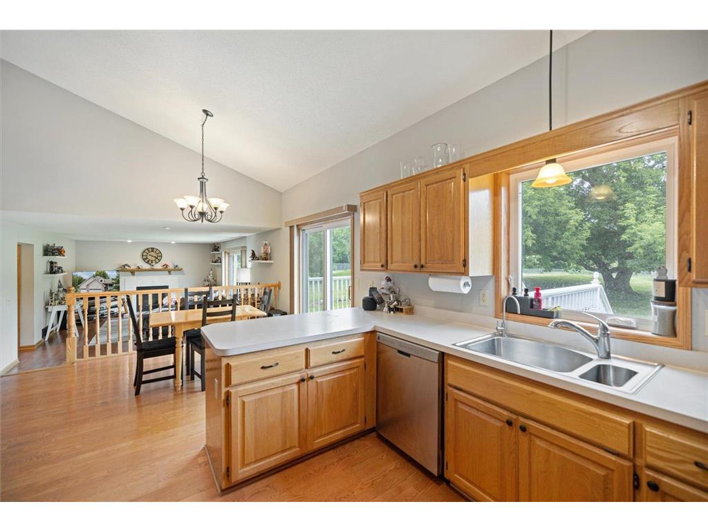9408 Jennifer Court Chisago City MN 55013 - Green 7086201 image13
