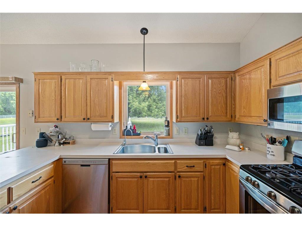 9408 Jennifer Court Chisago City MN 55013 - Green 7086201 image14