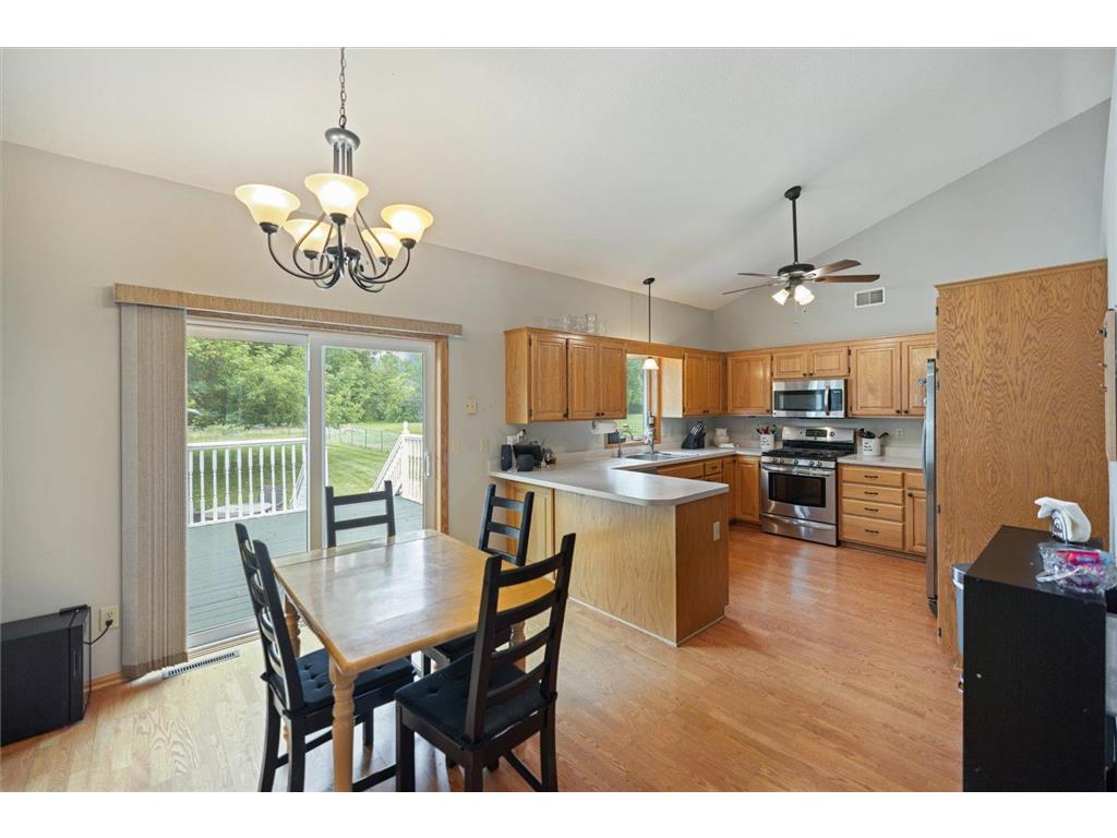 9408 Jennifer Court Chisago City MN 55013 - Green 7086201 image8