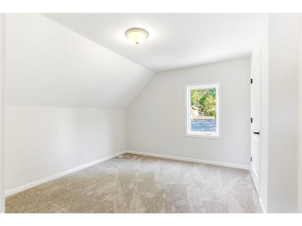 941 Cypress Street Saint Paul MN 55106 7110978 image12