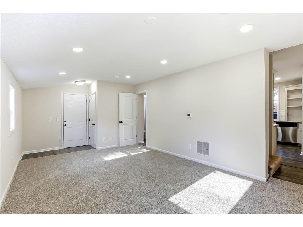 941 Cypress Street Saint Paul MN 55106 7110978 image3