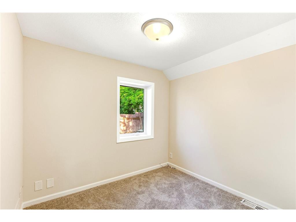 941 Cypress Street Saint Paul MN 55106 7110978 image7
