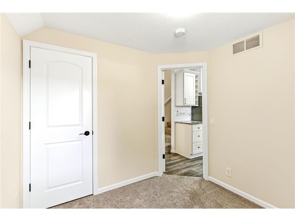 941 Cypress Street Saint Paul MN 55106 7110978 image8