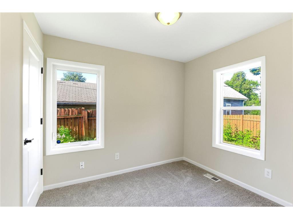 941 Cypress Street Saint Paul MN 55106 7110978 image9