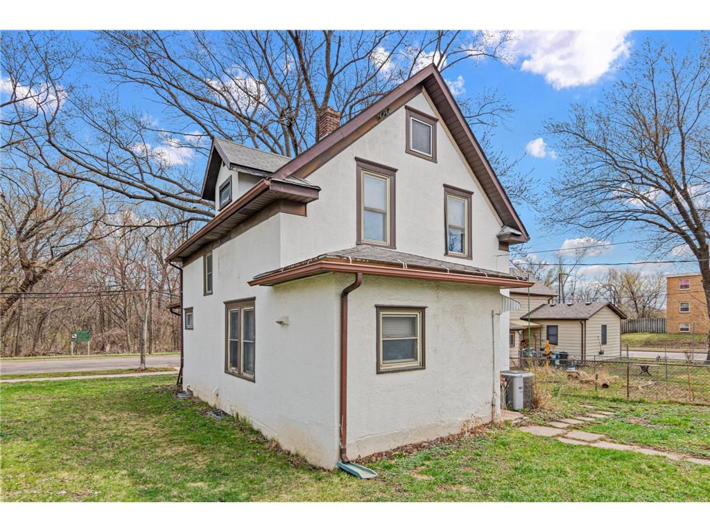 941 Frank Street Saint Paul MN 55106 7057067 image23