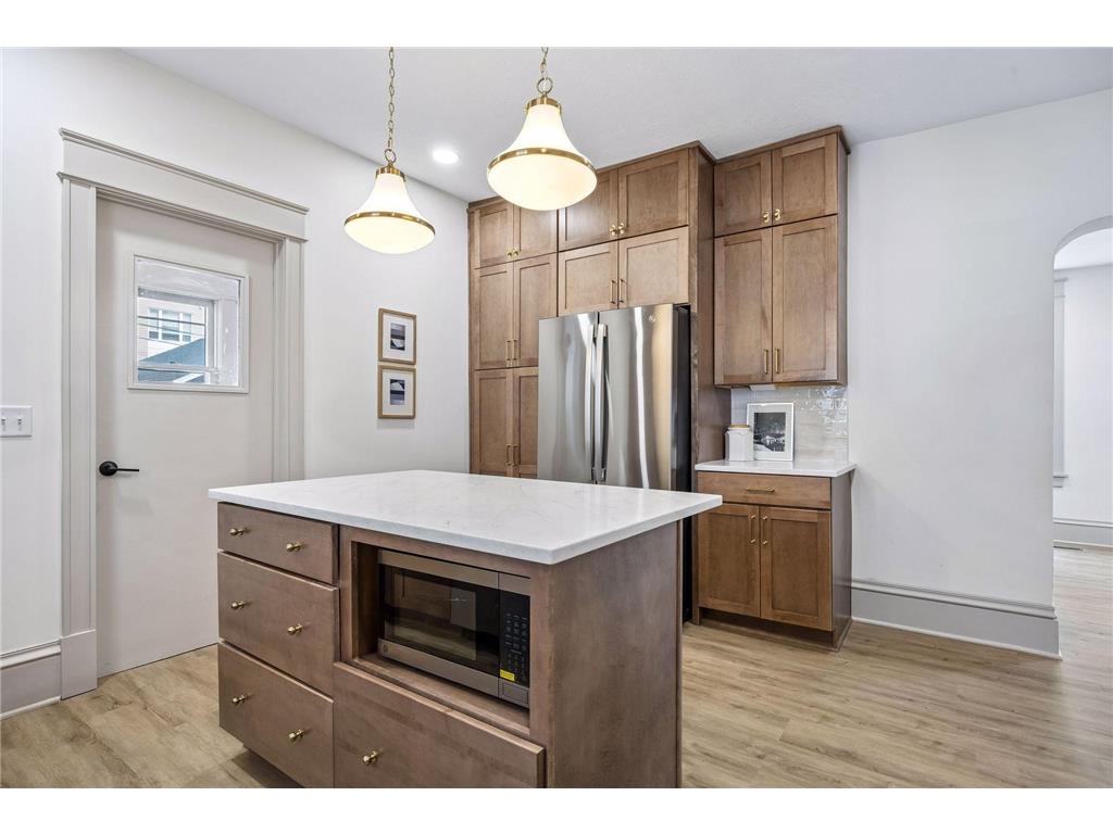 941 Hague Avenue Saint Paul MN 55104 7051307 image14