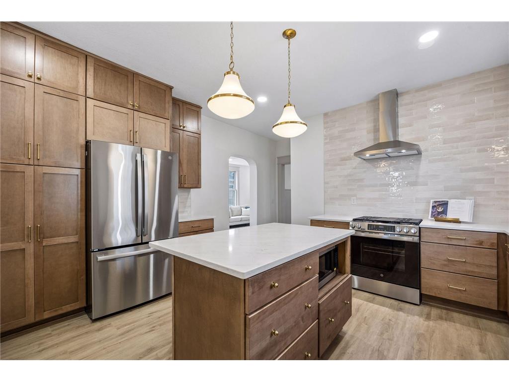 941 Hague Avenue Saint Paul MN 55104 7051307 image3