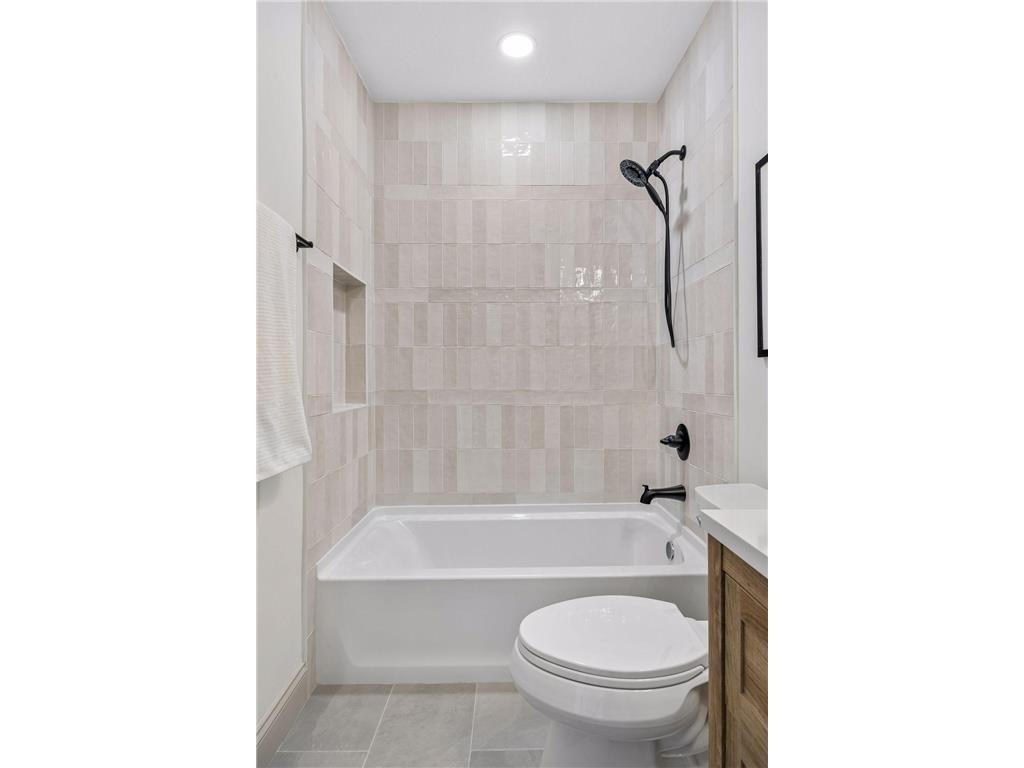 941 Hague Avenue Saint Paul MN 55104 7051307 image31