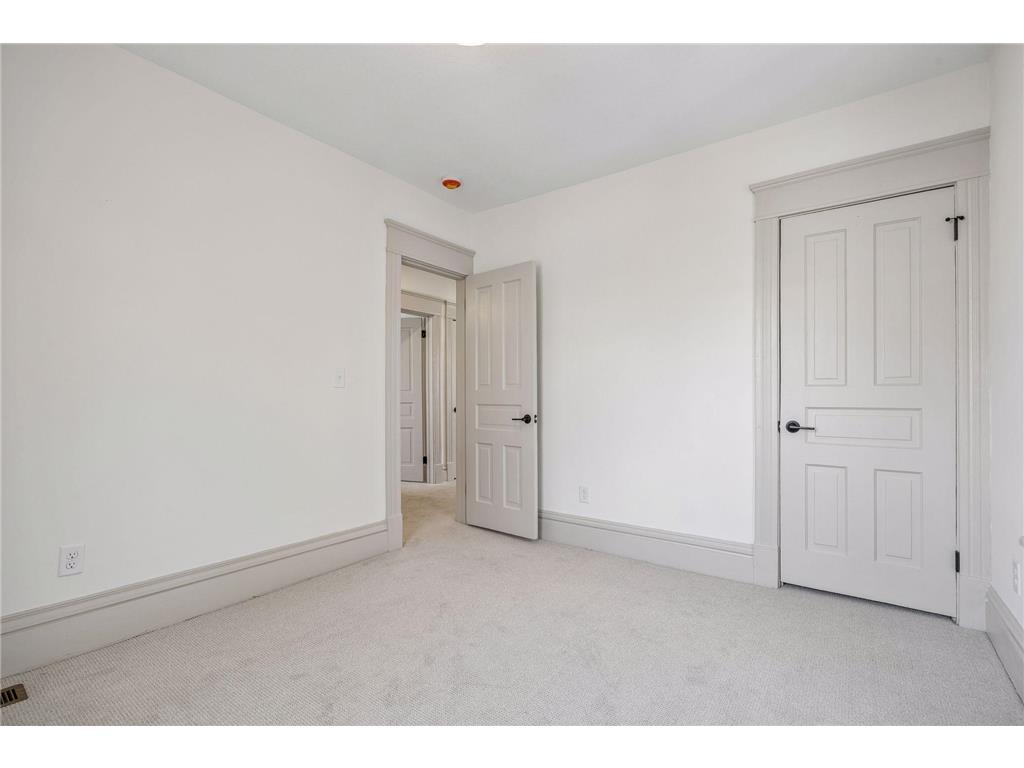 941 Hague Avenue Saint Paul MN 55104 7051307 image33