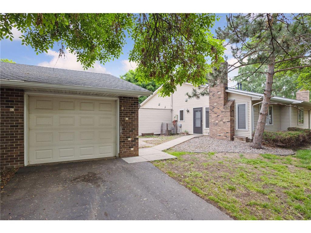 9416 Ranchview Lane N Maple Grove MN 55369 6381875 image1