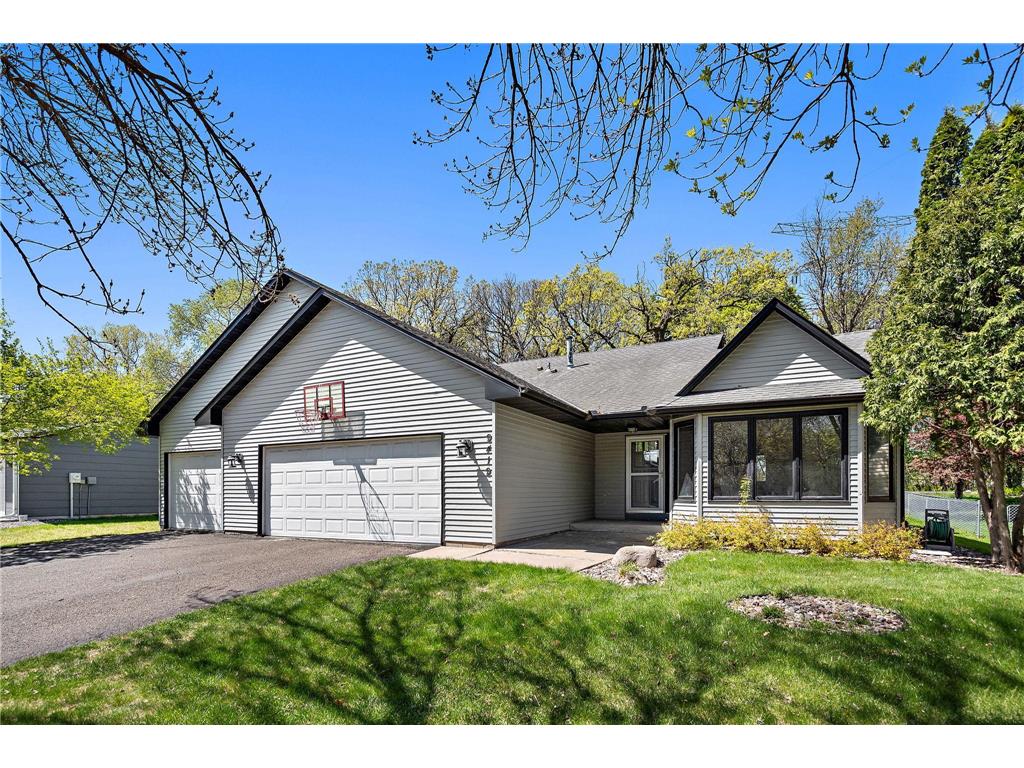 9419 James Avenue N Brooklyn Park MN 55444 7019359 image1