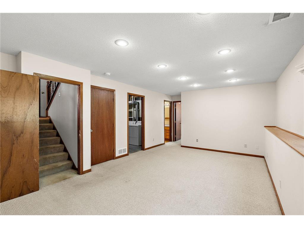 9419 James Avenue N Brooklyn Park MN 55444 7019359 image21
