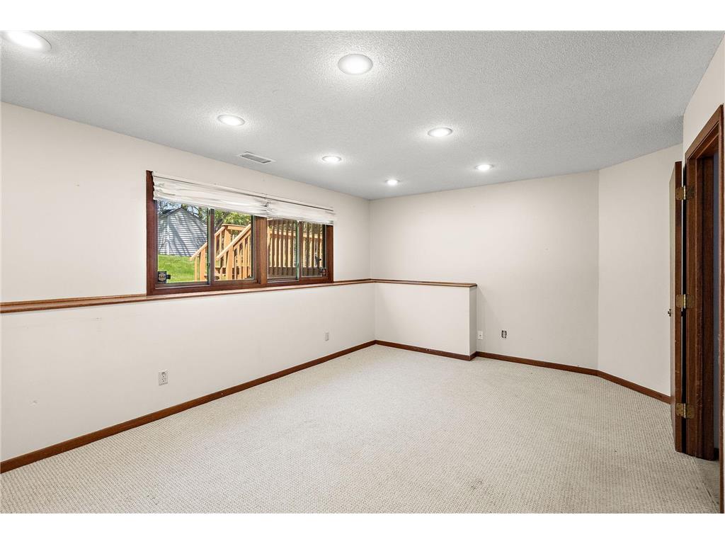 9419 James Avenue N Brooklyn Park MN 55444 7019359 image22
