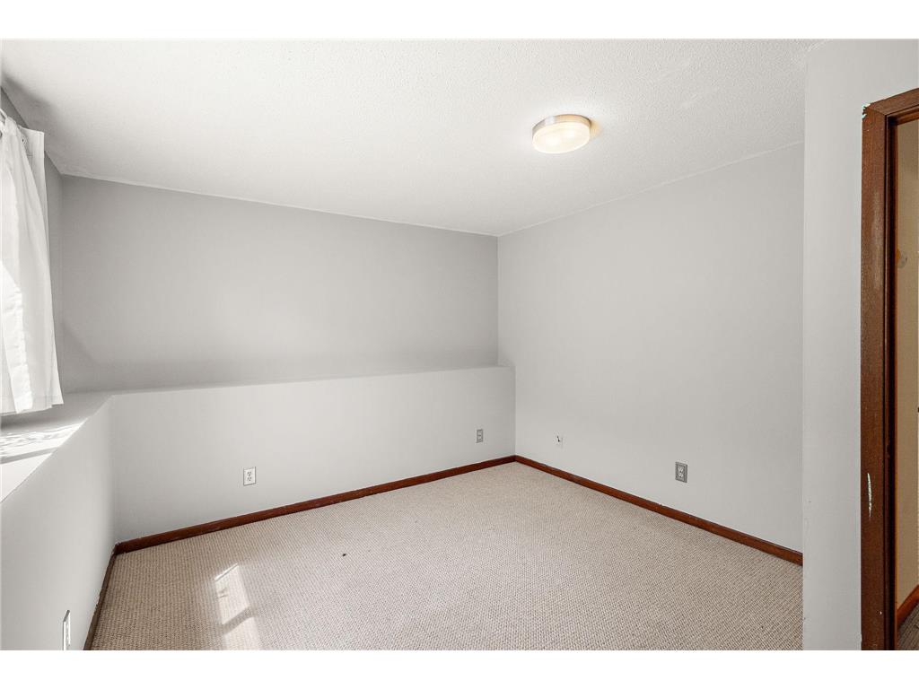 9419 James Avenue N Brooklyn Park MN 55444 7019359 image23