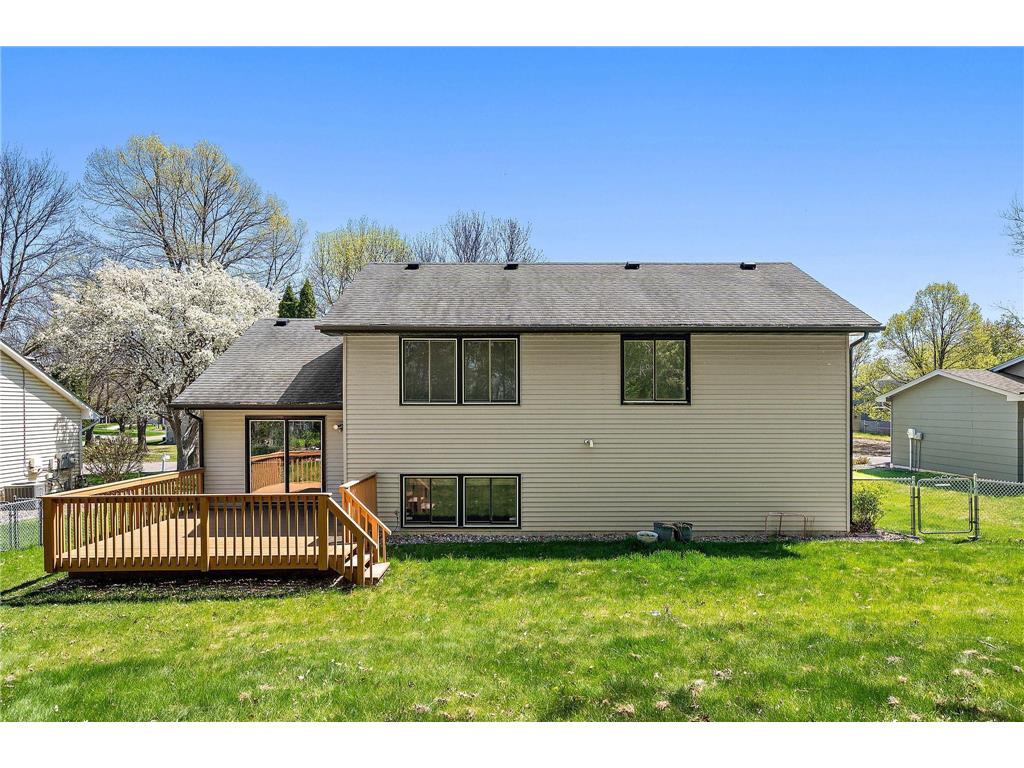 9419 James Avenue N Brooklyn Park MN 55444 7019359 image30