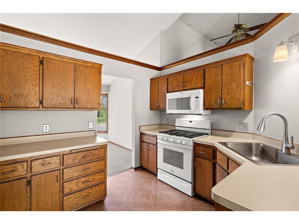 9419 James Avenue N Brooklyn Park MN 55444 7019359 image9