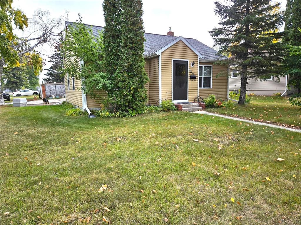 942 Arnold Avenue N Thief River Falls MN 56701 6438370 image1