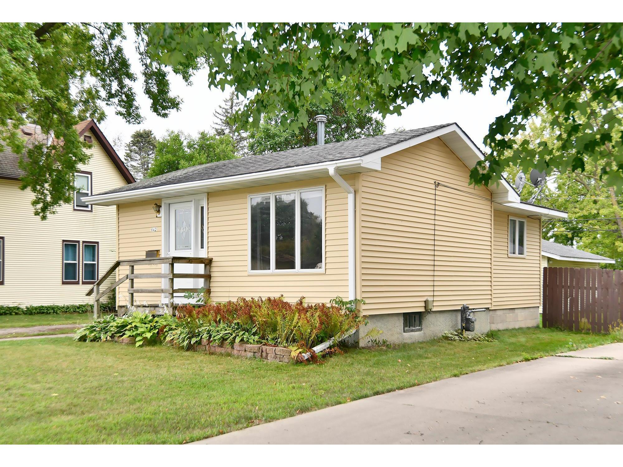 942 Carlton Avenue, Faribault, MN 55021 MLS 6094895 Edina Realty