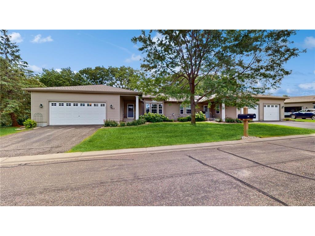 942 Carriage Hills Drive Chaska MN 55318 6579428 image1
