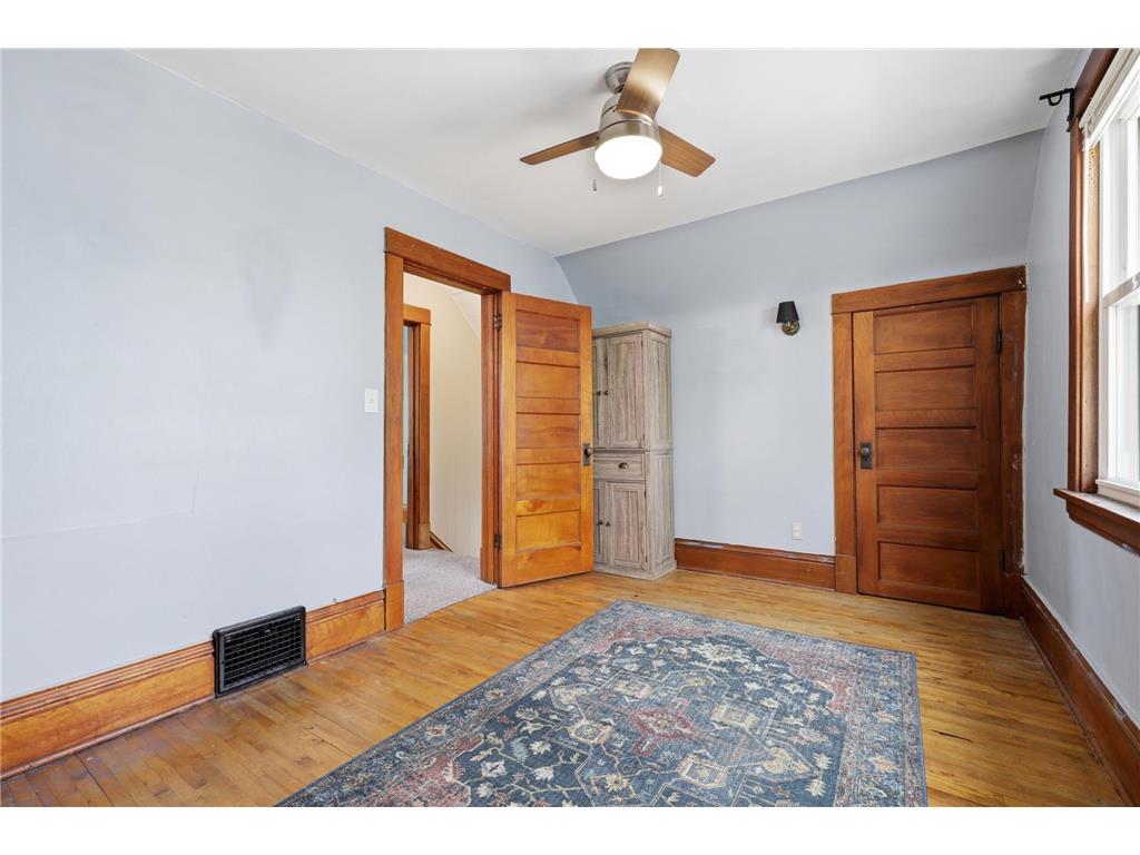 942 Central Avenue W Saint Paul MN 55104 7078479 image19
