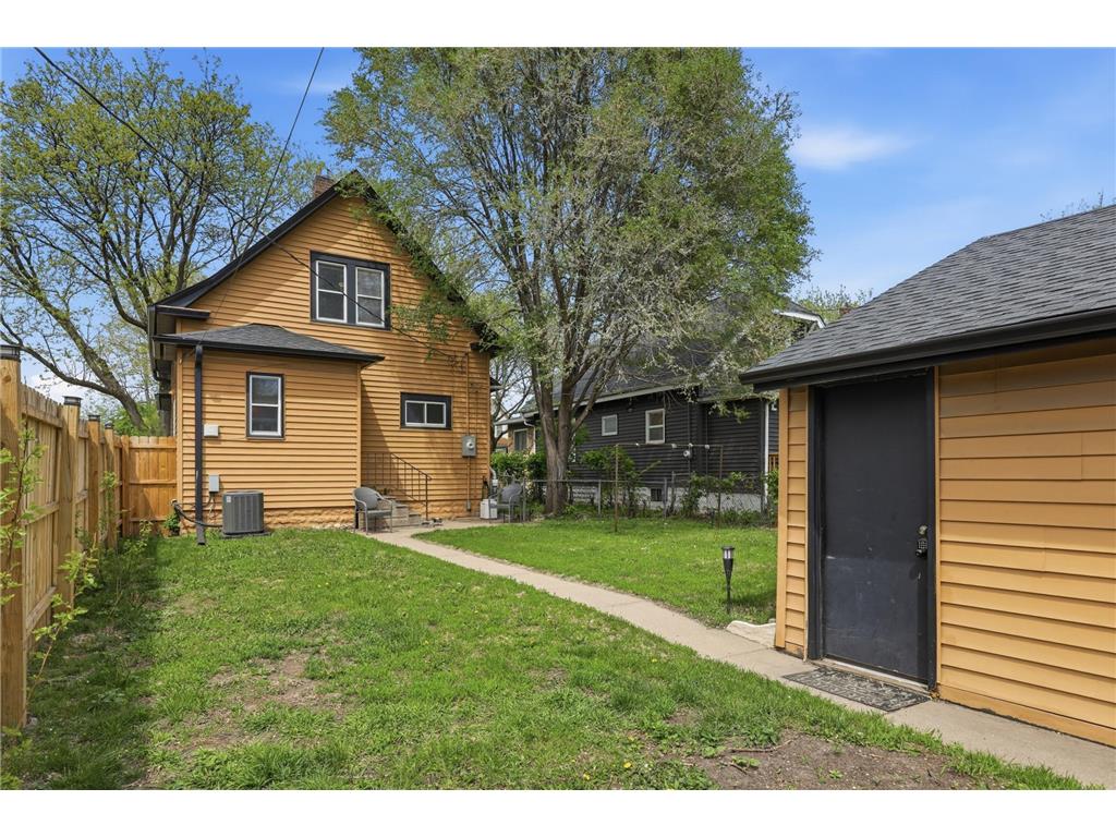 942 Central Avenue W Saint Paul MN 55104 7078479 image25