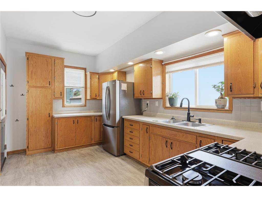 942 Central Avenue W Saint Paul MN 55104 7078479 image6
