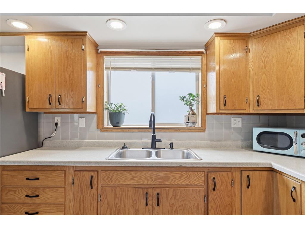 942 Central Avenue W Saint Paul MN 55104 7078479 image7