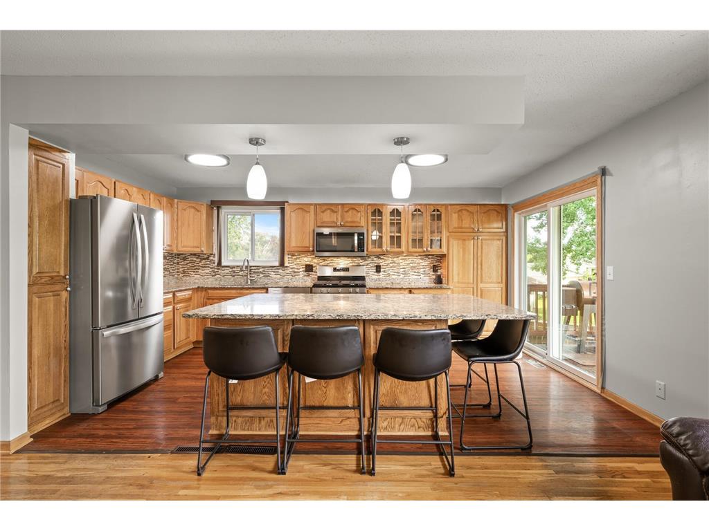 942 Redwood Drive Apple Valley MN 55124 6568992 image1