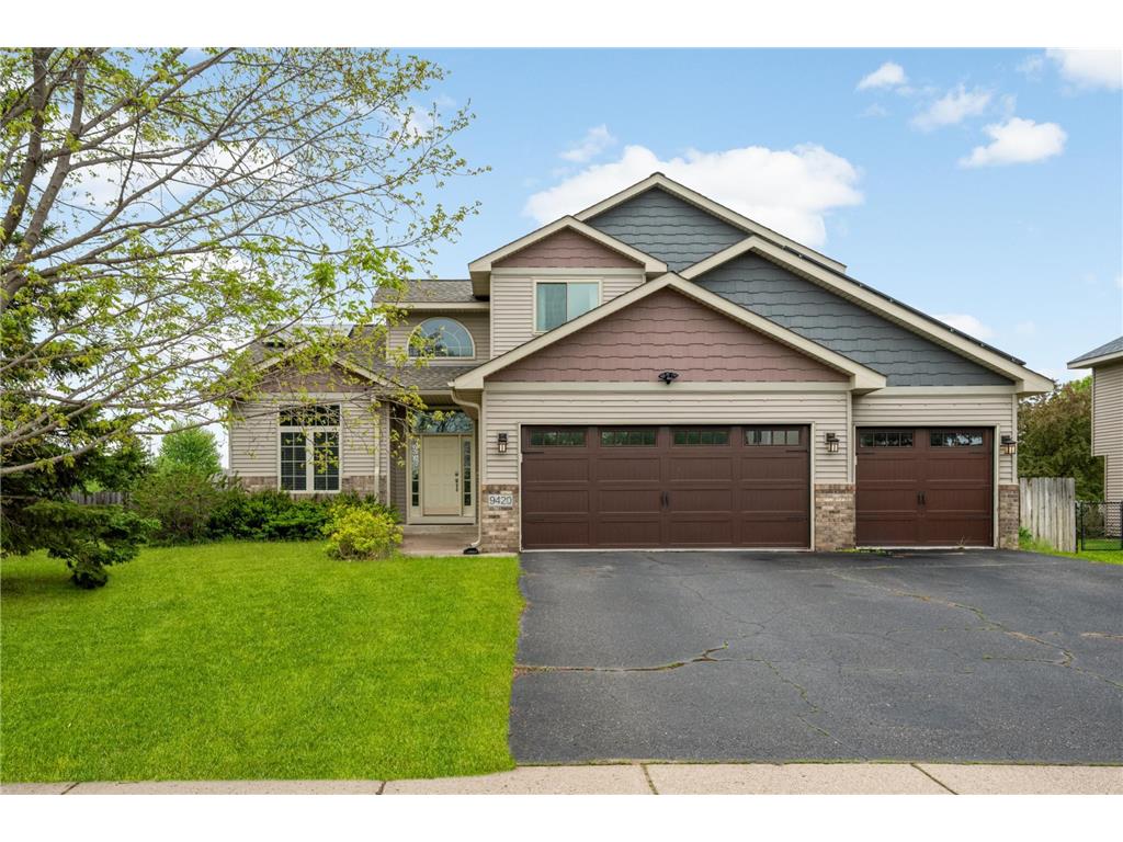9420 Fallgold Parkway N Brooklyn Park MN 55443 7073239 image1