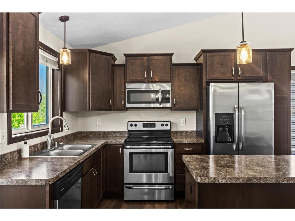 9420 Toledo Lane N Brooklyn Park MN 55443 7081980 image12
