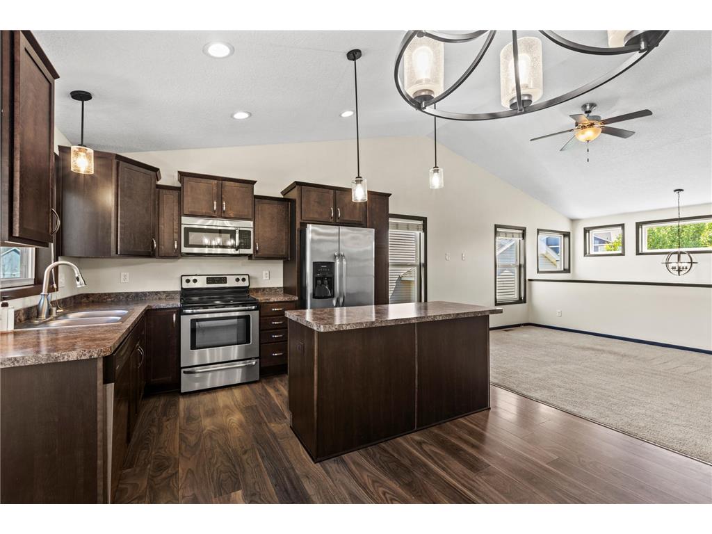 9420 Toledo Lane N Brooklyn Park MN 55443 7081980 image15